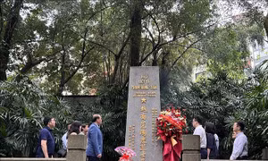 Đoàn Tổng lãnh sự quán Việt Nam tại Quảng Châu tri ân anh hùng liệt sỹ