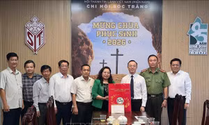 Lãnh đạo TP Cần Thơ thăm, chúc mừng Lễ Phục sinh tại các cơ sở tôn giáo