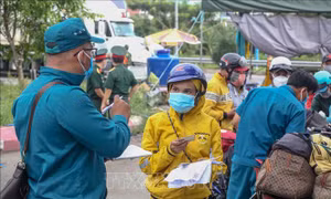 Thành phố Cần Thơ phân luồng phương tiện, hỗ trợ người dân về địa phương