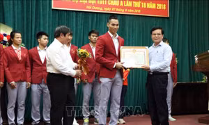 Hải Dương trao thưởng cho 'chàng trai vàng' Pencak Silat Trần Đình Nam