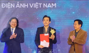 'Bố già' đoạt giải Cánh diều Vàng năm 2020