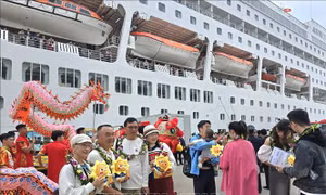 Lượng khách tăng cao trong dịp Tết, du lịch Quảng Ninh kỳ vọng tăng trưởng mạnh