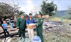 Cháy nhà giữa ngày Tết, hộ dân được hỗ trợ khẩn cấp