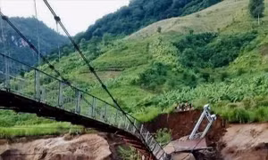 Sơn La: Liên tiếp sập cầu treo dân sinh do mưa lũ