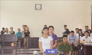 Hai vợ chồng lĩnh án 28 năm tù giam vì buôn bán trái phép đường trắng tinh luyện