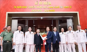 Chủ tịch Quốc hội dự Lễ kỷ niệm 70 năm Ngày truyền thống lực lượng Cảnh sát kinh tế