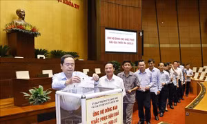 Chủ tịch Quốc hội Trần Thanh Mẫn ủng hộ đồng bào khắc phục hậu quả thiên tai, bão lũ