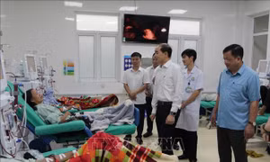 Khẩn trương khắc phục hậu quả của bão số 3, đảm bảo người dân được chăm sóc y tế