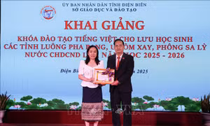 Việt Nam hỗ trợ đào tạo tiếng Việt cho lưu học sinh Lào