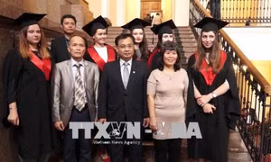 Trao bằng cao học chuyên ngành ngôn ngữ và văn học Việt Nam đầu tiên tại Ukraine
