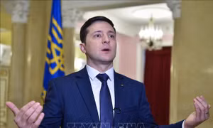 Bầu cử tổng thống Ukraine: Dư luận 'ngả' về danh hài Zelensky