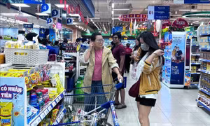 Kỳ nghỉ dài tạo cú hích mạnh cho thị trường tiêu dùng TP. Hồ Chí Minh