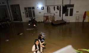 Tình người trong đêm nơi tâm lũ 