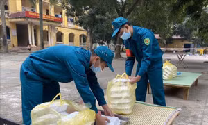 Những chiến sĩ trên trận tuyến chống dịch COVID-19