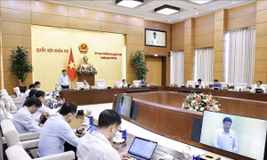 Ủy ban Thường vụ Quốc hội thông qua Nghị quyết điều chỉnh mức giảm trừ gia cảnh
