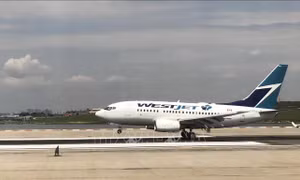 Canada: WestJet hủy khoảng 700 chuyến bay do nhân viên kỹ thuật đình công