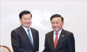 Thường trực Ban Bí thư tiễn Tổng Bí thư, Chủ tịch nước Lào và Phu nhân