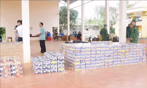 Thu giữ số lượng lớn pháo hoa nổ, thuốc lá không rõ nguồn gốc khu vực biên giới