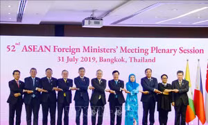Việt Nam tham dự các Hội nghị đa phương và song phương tại AMM-52