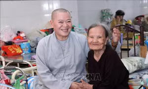 Ni sư học Bác Hồ làm điều thiện đẹp đạo tốt đời