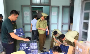 Quảng Bình: Thu giữ gần 14.000 bao thuốc lá ngoại nhập lậu