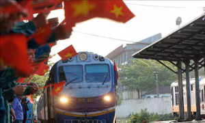 Đà Nẵng rực rỡ cờ hoa đón chào đoàn tàu chở các chiến sỹ diễu binh trở về