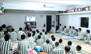 Cổ vũ đội tuyển Việt Nam từ trại giam Thanh Cẩm