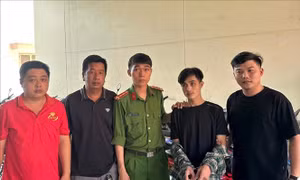 Bắt giữ đối tượng giả vờ mua vàng rồi cướp  
