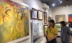 Triển lãm mỹ thuật 'Chung bước quân hành 2023'
