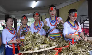 Độc đáo Tết Ngã rạ của đồng bào Cor ở Quảng Ngãi