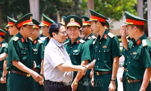Thủ tướng Phạm Minh Chính thăm cán bộ, chiến sĩ Bộ Chỉ huy Quân sự tỉnh Đắk Lắk