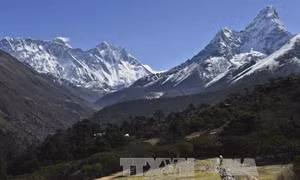 Nhà leo núi người Nepal lập kỷ lục 24 lần chinh phục đỉnh Everest
