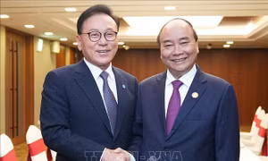 Thủ tướng Nguyễn Xuân Phúc tiếp Tổng lãnh sự danh dự khu vực Busan - Keangnam