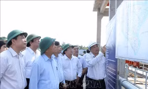 Thủ tướng: Xử lý kịp thời hạn mặn, bảo đảm nguồn nước sinh hoạt cho nhân dân