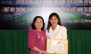 Kiên Giang khen thưởng nữ vận động viên đoạt HCV SEA Games