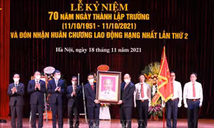 Chủ tịch nước Nguyễn Xuân Phúc dự Lễ kỷ niệm 70 năm thành lập Đại học Sư phạm Hà Nội