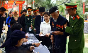 Bộ Nội vụ: Một số địa phương tỷ lệ cử tri đi bầu cử đạt trên 99%