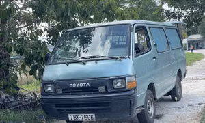 Truy tìm lái xe ô tô vượt chốt kiểm dịch COVID-19, tẩu thoát trong đêm