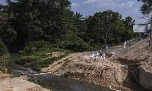 Malaysia đóng cửa hàng trăm trường học vì rò rỉ hóa chất