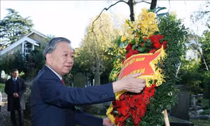 Tổng Bí thư Tô Lâm viếng Lãnh tụ của giai cấp vô sản Karl Marx