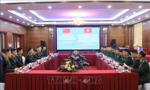 Tiếp tục xây dựng cơ chế trao đổi thông tin về quản lý biên giới, cửa khẩu
