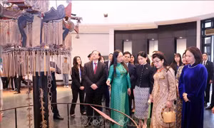 Hai Phu nhân Thủ tướng Việt Nam và Singapore thăm Bảo tàng Dân tộc học Việt Nam