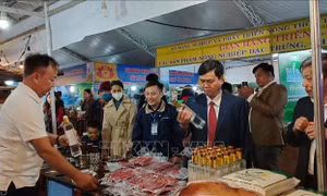 Khai mạc Hội chợ công thương và sản phẩm OCOP tại Kon Tum