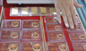 Giá vàng sáng 25/10 giao dịch quanh 70,6 triệu đồng/lượng