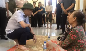 Bão số 3: Đảm bảo an toàn cho các hộ dân tại các khu nhà xuống cấp, nguy hiểm