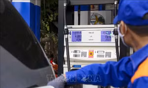 Bộ Công Thương đề xuất bán đấu giá hơn 100 triệu lít xăng RON 92