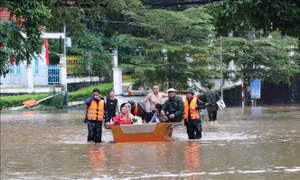 Bí thư Tỉnh ủy Tuyên Quang: Không được chủ quan, tuyệt đối bảo đảm an toàn tính mạng nhân dân