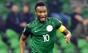 Thủ quân tuyển Nigeria trả hàng chục nghìn USD tiền chuộc cha bị bắt cóc