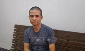 Nghệ An thông tin chính thức về vụ bắt hai kẻ 'ôm' vũ khí nóng cố thủ trong nhà 