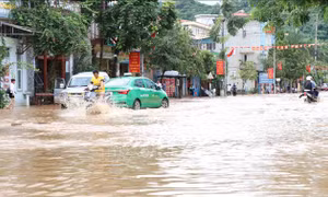 Vùng áp thấp và rãnh áp thấp gây mưa dông ở Nam Bộ và vùng biển phía Nam